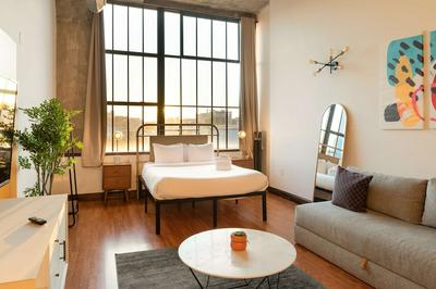 Sosuite Studio Penthouse w W/d, Gym, On-site Bar