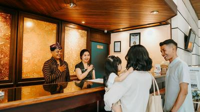 Tuwuh Hotel at Kayutangan