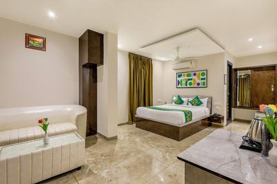 Treebo Iraa, 5 Minutes From Railway Station