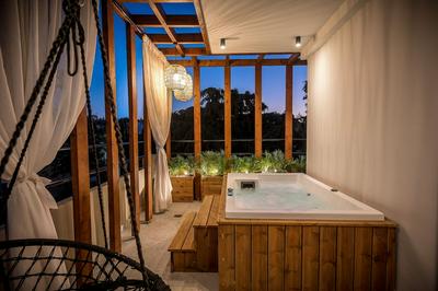 Senaon Urban Living Euphoria With Jacuzzi