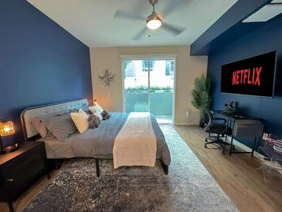Cozy Home W Pool GYM Parking 10 Min to Cedars, 사진 2