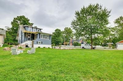 Madison Home: Walk to Main Street!