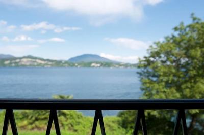 Stresa Apartment With Private Access to Beach