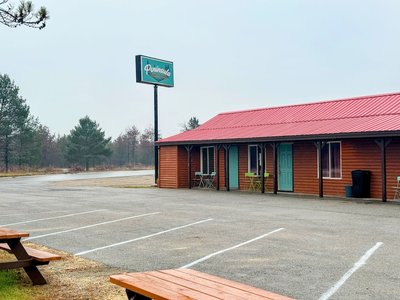 Peninsula Point Lodge