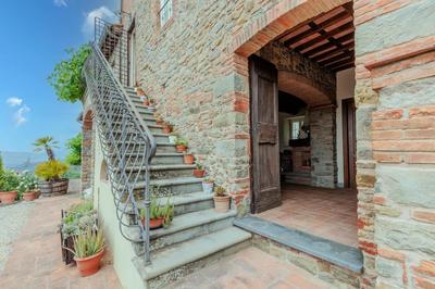 Tuscan Fizz Villa a Vineyards Retreat