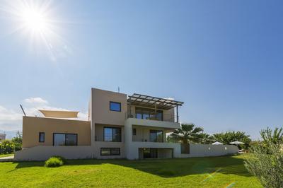 Xenos Villa 2 With 5 Bedrooms Private Swimming Pool, Near the sea