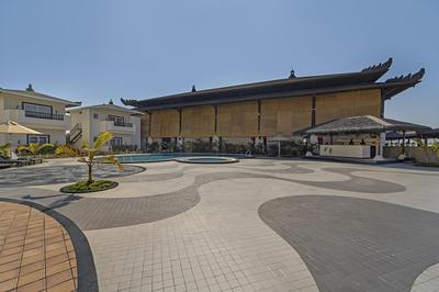 Shyama Sarovar Portico