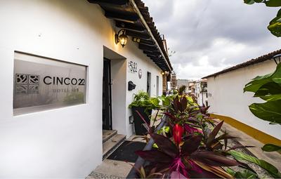 Cinco22 Hotel B&B
