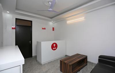 OYO 11953 Galaxy Residency
