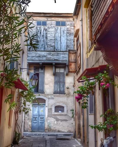 Vallias House