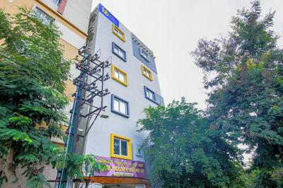 FabHotel Golden Grand Inn - Global Village