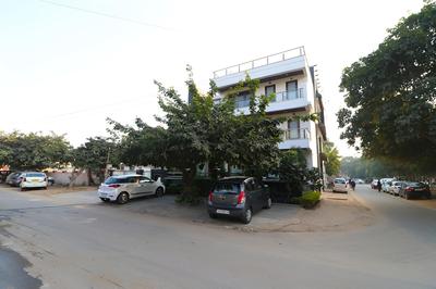 OYO 26915 Hotel North East Residency