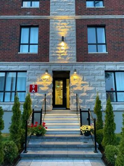 2001 Av. Beaconsfield