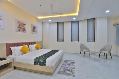 Hotel The Grand Radhey