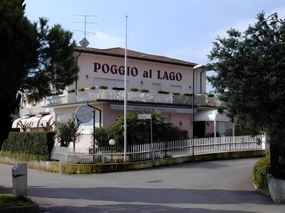 Poggio al Lago