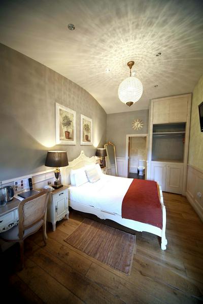 The Crown at Playhatch, Photo 2