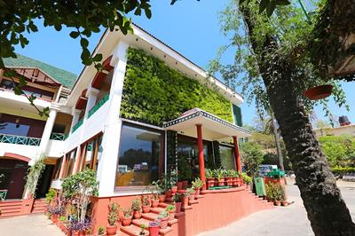 OYO 8600 Hotel Deepali Executive