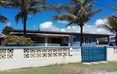 Mike's Holiday Apartments