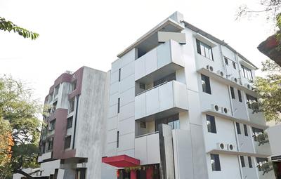 OYO 28109 Regent Hotel