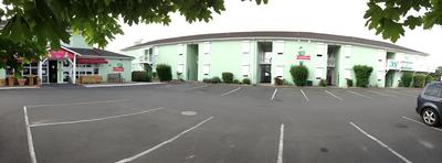 Brit Hotel Essentiel Poitiers – Gare du Futuroscope