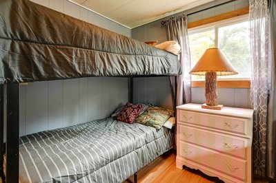 Cozy Bay City Abode w/ Deck & Fire Pit, Near Lakes