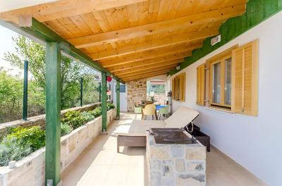 House Ara