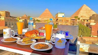 Locanda pyramids view