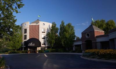 Inn On Woodlake