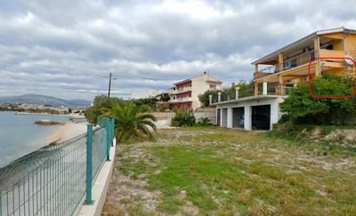 A3 Beachfront apt With big Terrace and sea View