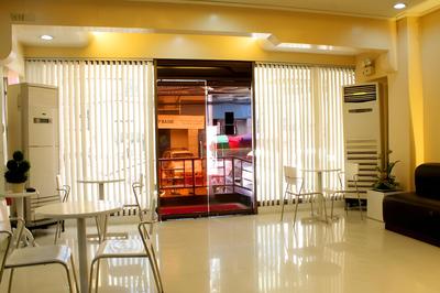 Vista Apartelle & Restaurant