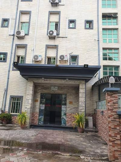 Valley Point Hotel and Suites