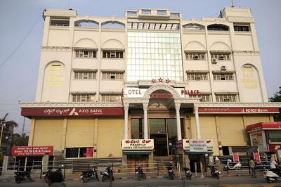 OYO 35457 Hotel Kubera Palace