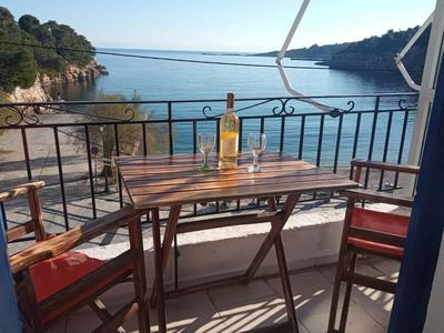 Alonnisos Beachfront Nest - Cozy Summer Getaway