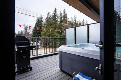 The Céilí Cottage by RevelstokeVacations