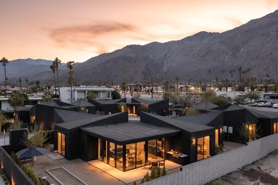 Blackhaus Suites by AvantStay – Modern Comfort in Downtown Palm Springs