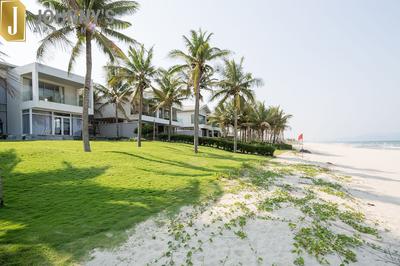 Johnny's Apartment & Ocean Villa