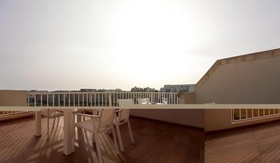 Sunny Penthouse w Terrace and Open Views