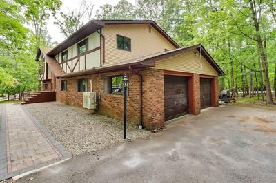 Outdoor Entertainment + Hot Tub: Poconos Home!