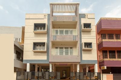 OYO 23081 Little Stay Service Apartments