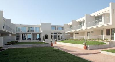 19 Summer Suites