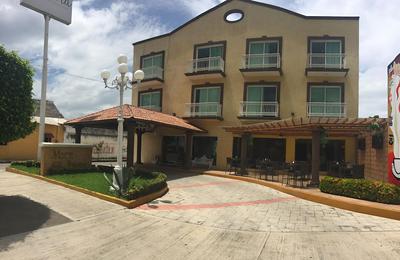 Hotel Meson De La Rivera