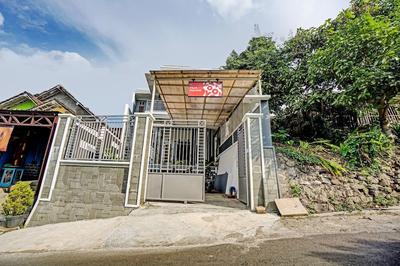 OYO Life 90472 Villa Dua Dua