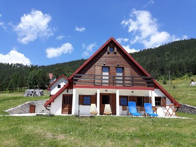 Captivating 3-bed House in Zabljak, Zminica