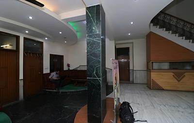 OYO 12419 Hotel Silver Shine