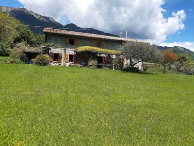 Cozy Detached House, Wide Garden, Wifi