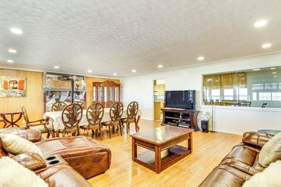 Mtn Views, Patio + Grill: Family Home, 6 Mi to UNM