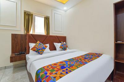 Fabhotel Royal Portico