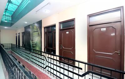 OYO 14876 Hotel Samrat