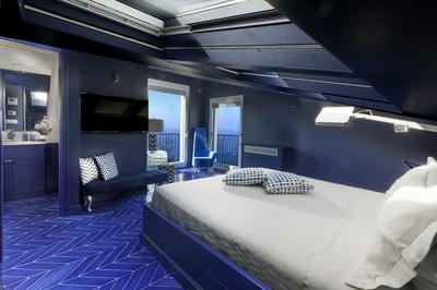 Villa Blue Skyline