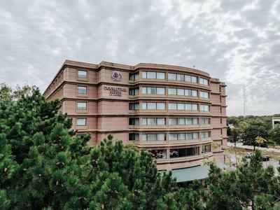 DoubleTree Suites by Hilton Htl & Conf Cntr Downers Grove